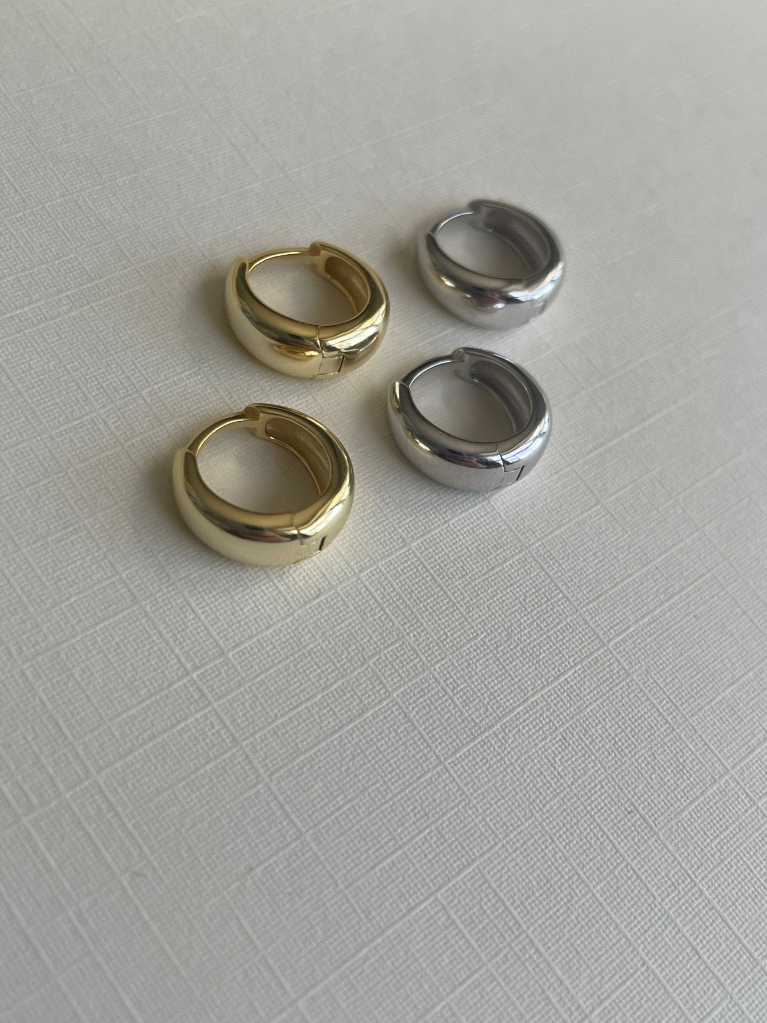 Second Aura - Hoops - Mini Dome Huggies