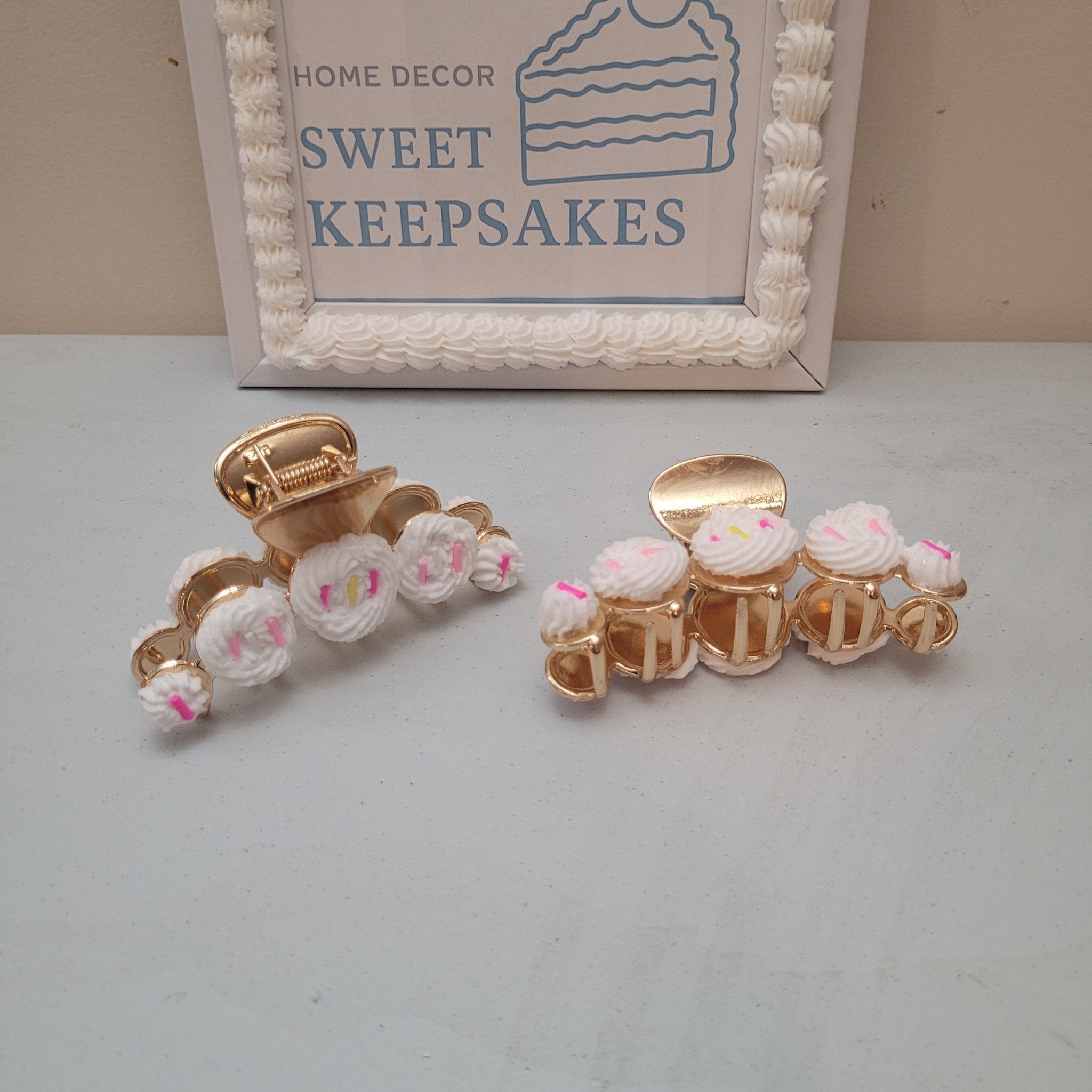 Blu Bowl Bakery - Cake Frosting Claw Clips