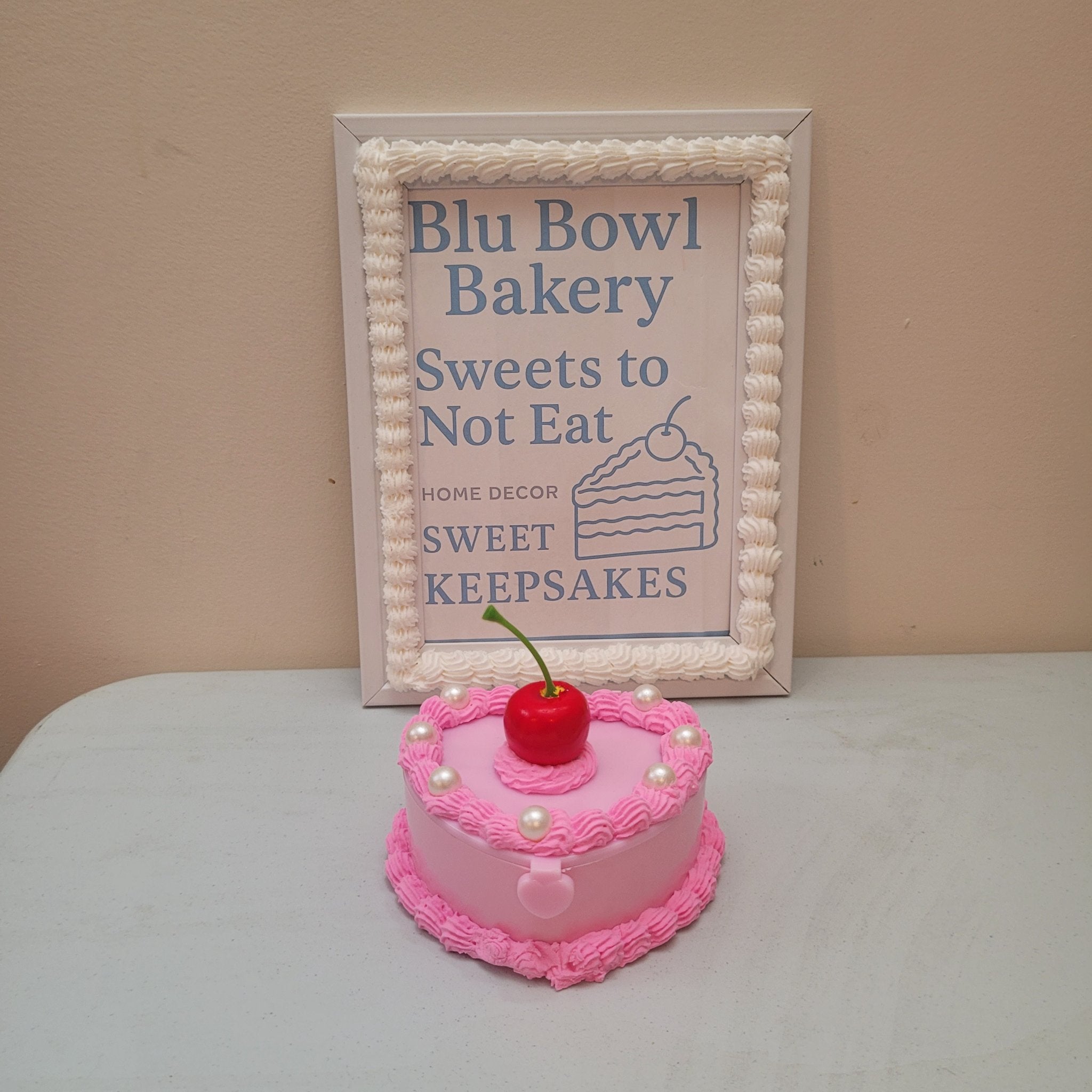 Blu Bowl Bakery - Pink small cake box