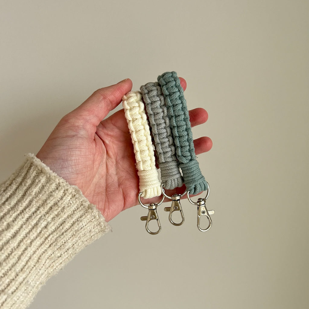 Penguin Knots - Finger Loop Keychain