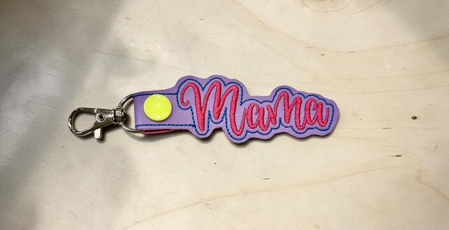 6402539f156d102fec901311_mama-purple-neon-yellow-snap_1775991884258.jpg