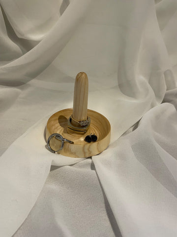 The Wee Woodshop - Ring holder  - 1