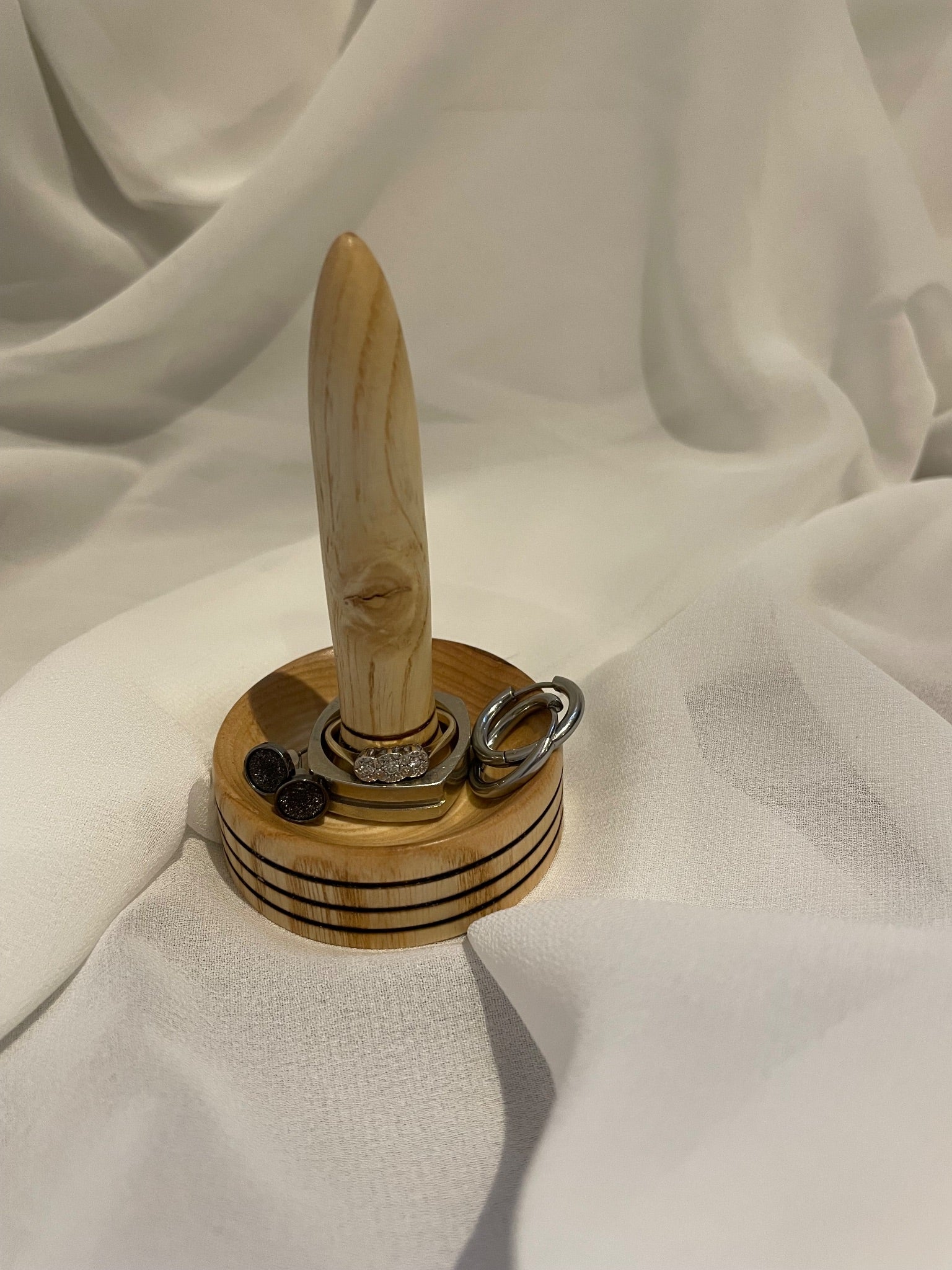 The Wee Woodshop - Ring holder  - 2